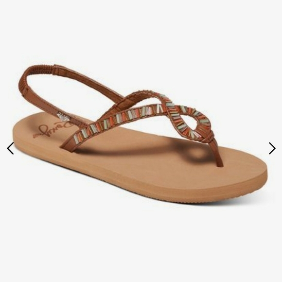 Roxy Hale sandls. Girl size 5 color tan - Picture 1 of 5